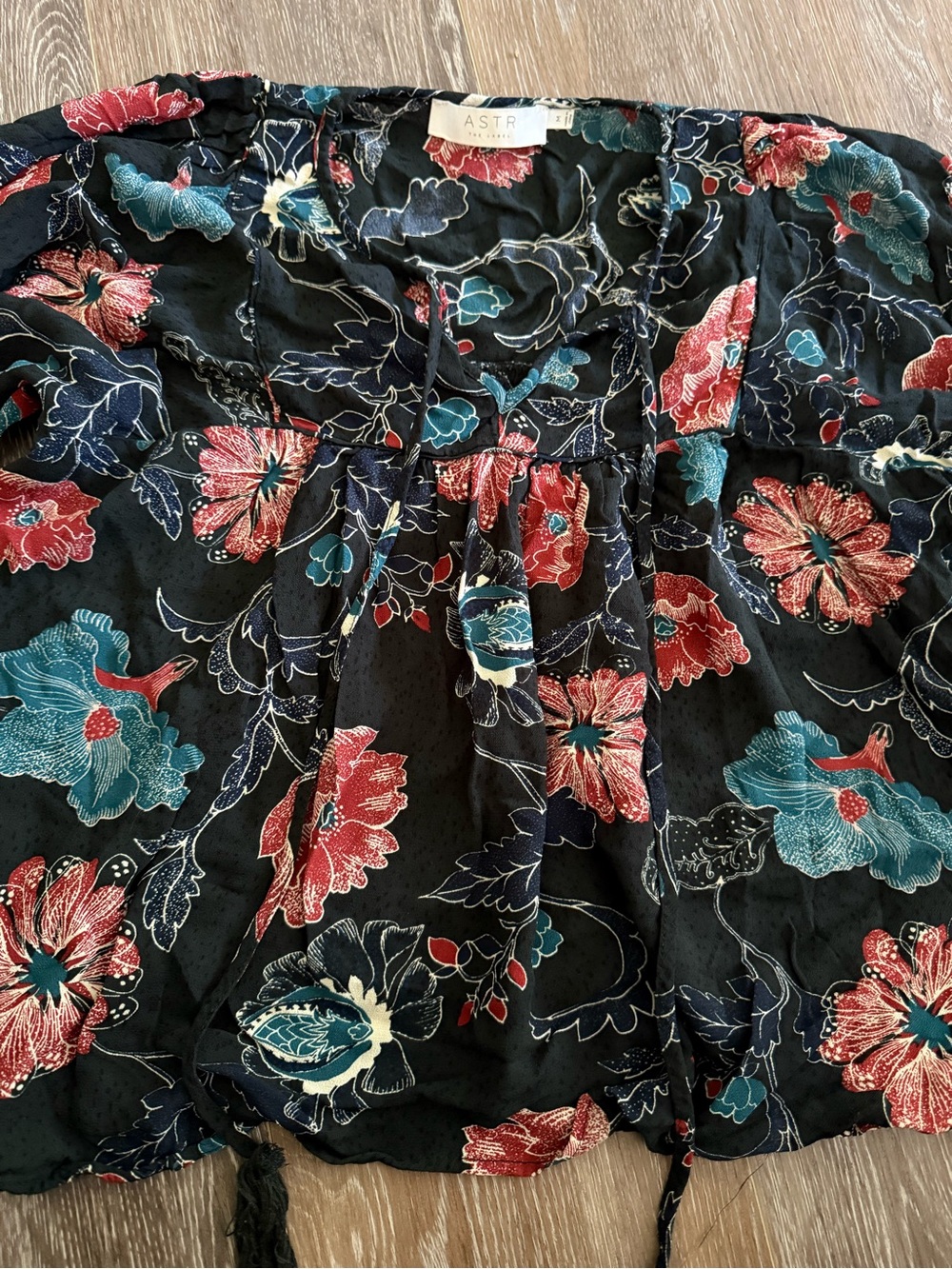 ASTR The Label Black Floral Puff Sleeve Peasant Blouse Medium Cottagecore - Picture 6 of 6